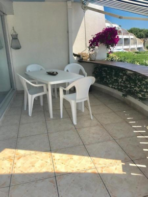 AS13768 - P2 double cabine avec terrasse d'angle vue mer et garage privé